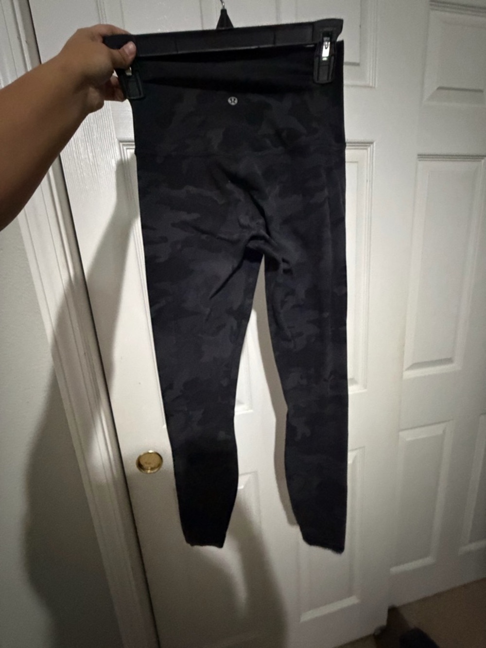 lululemon athletica women’s Black Camo Leggings size 2